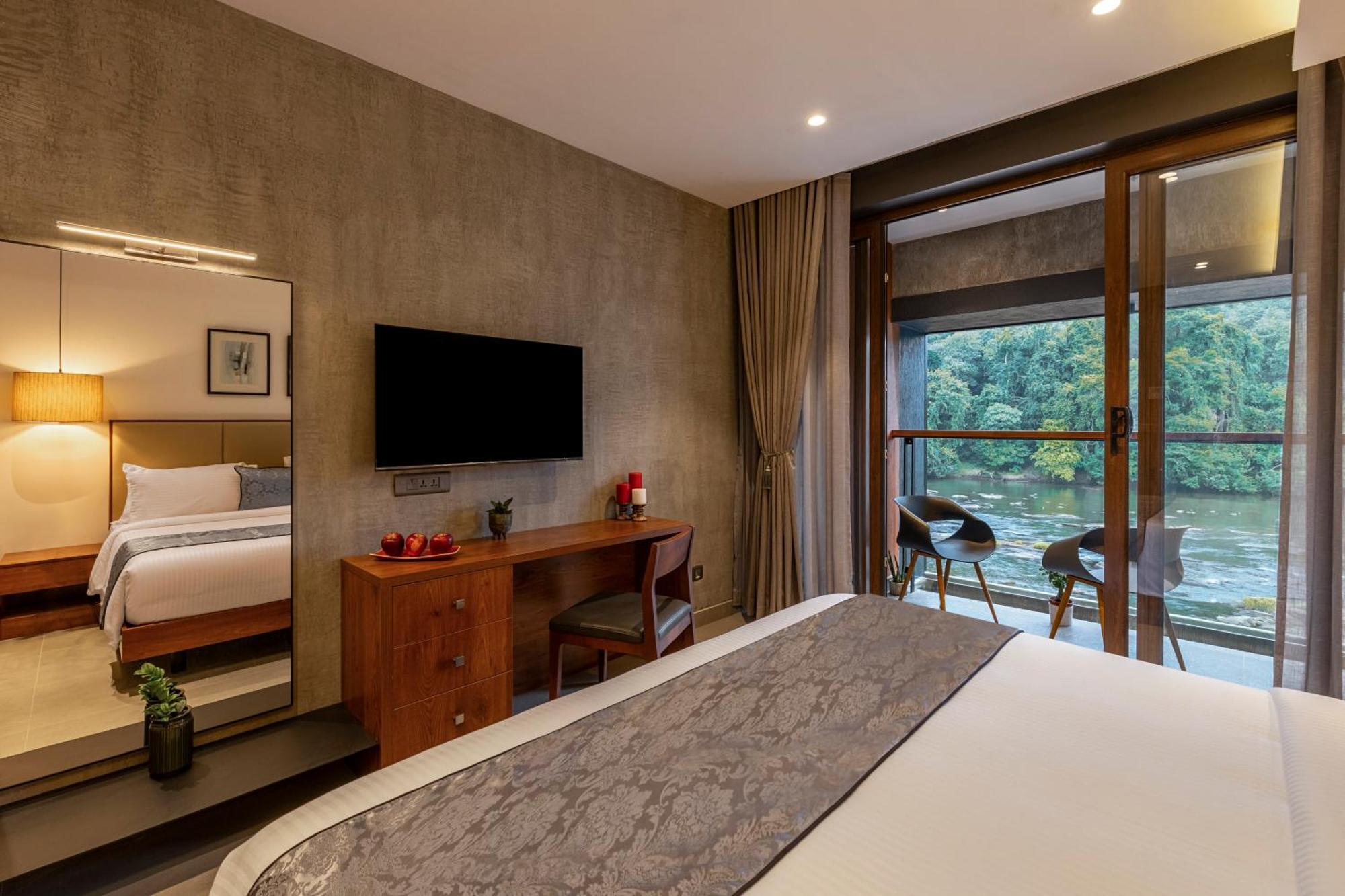 Sterling Athirappilly सहारा 4*